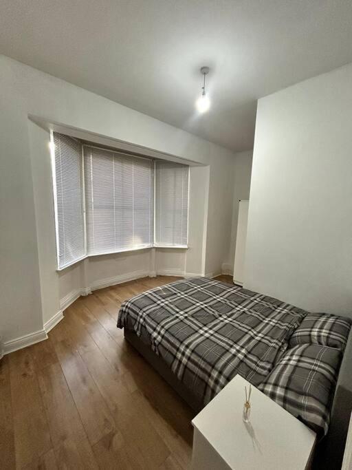 Leicester Spacious Flat With Free Parking エクステリア 写真
